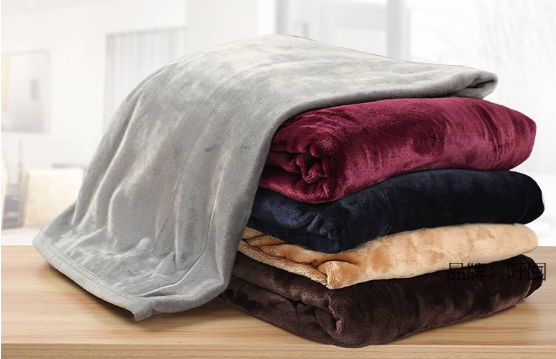 Couverture polaire légère en polyester à finition veloutée