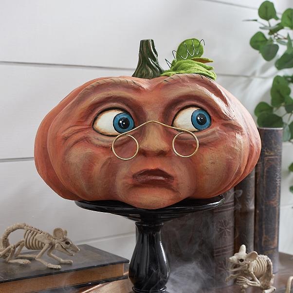 Figurines de citrouilles expressives en résine