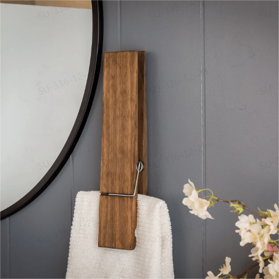Porte-serviettes rustique en forme de pince à linge en bois