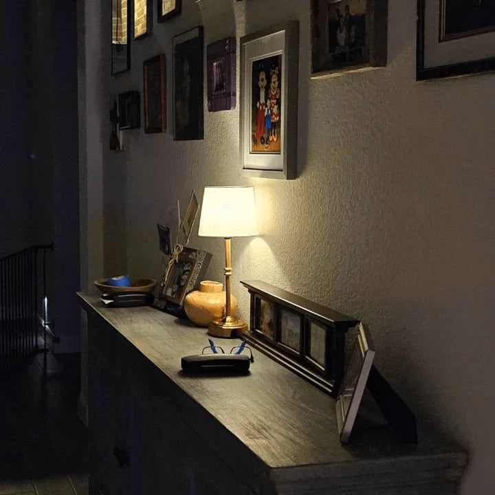 Lampe de table LED sans fil avec abat-jour textile – image 9