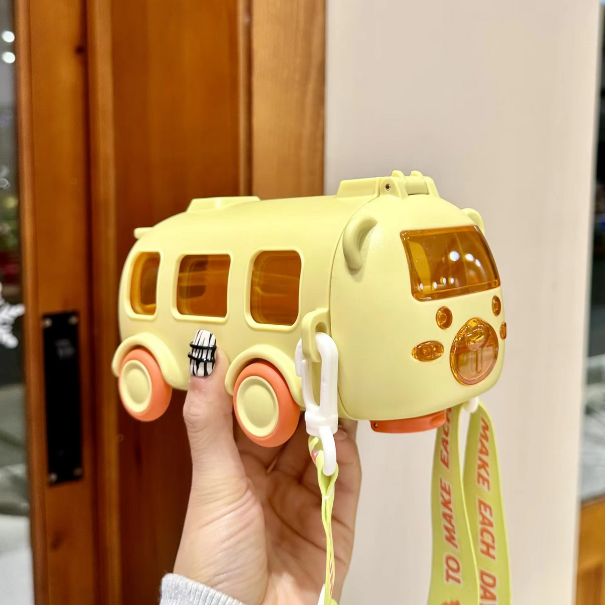 Gourde pour enfants en forme de véhicule