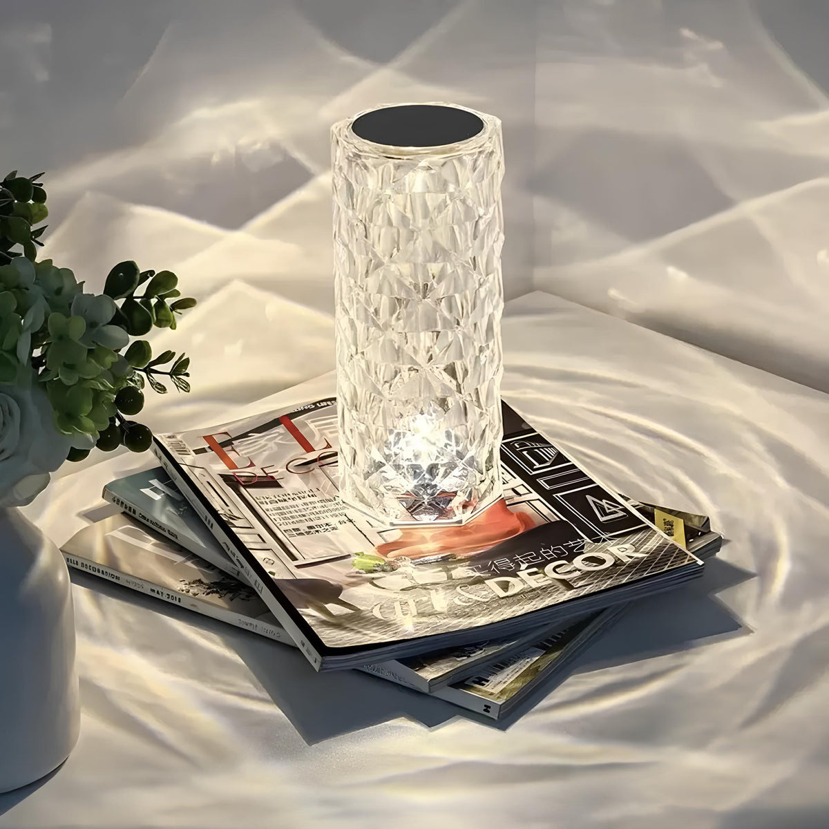 Lampe décorative à facettes LED et télécommande, seize couleurs