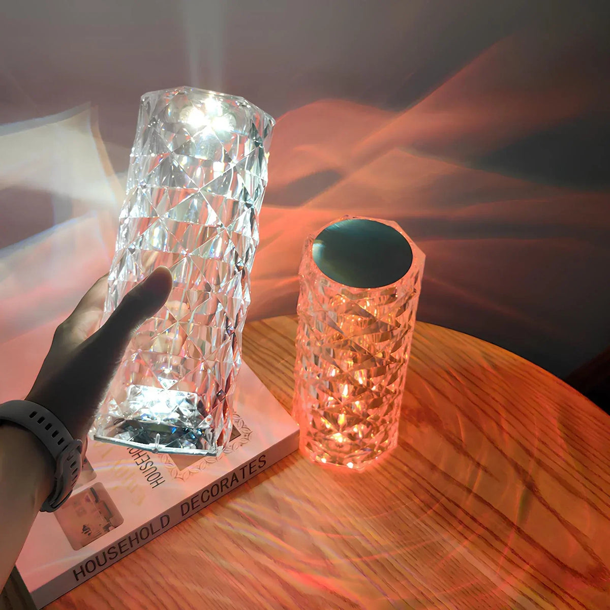 Lampe décorative à facettes LED et télécommande, seize couleurs