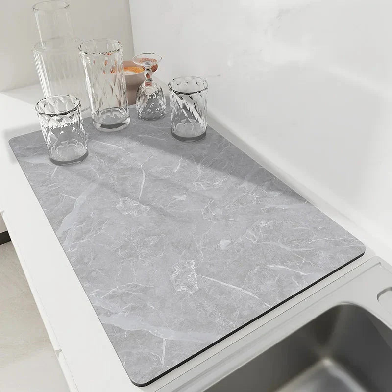 Tapis d’égouttage absorbant à base en caoutchouc naturel