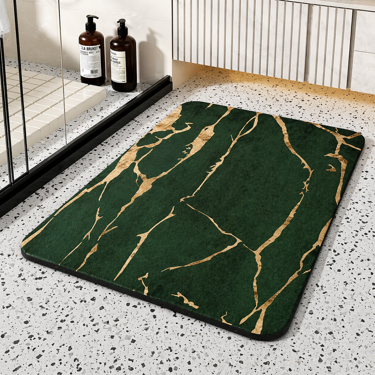Tapis de salle de bain à motif marbre et envers antidérapant