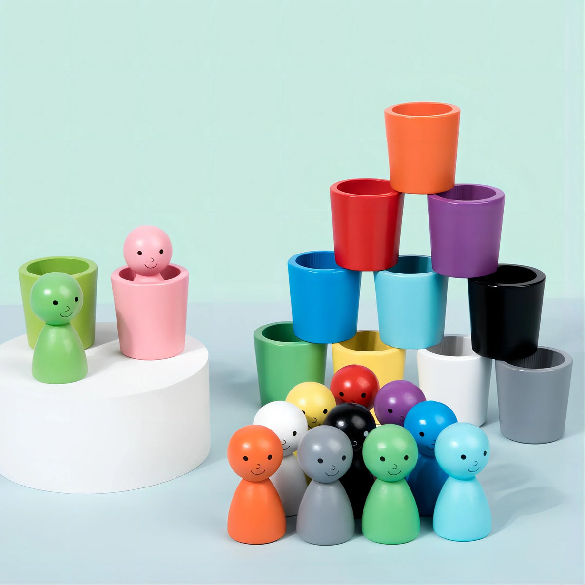 Jeu de tri en bois à 12 gobelets et 12 figurines