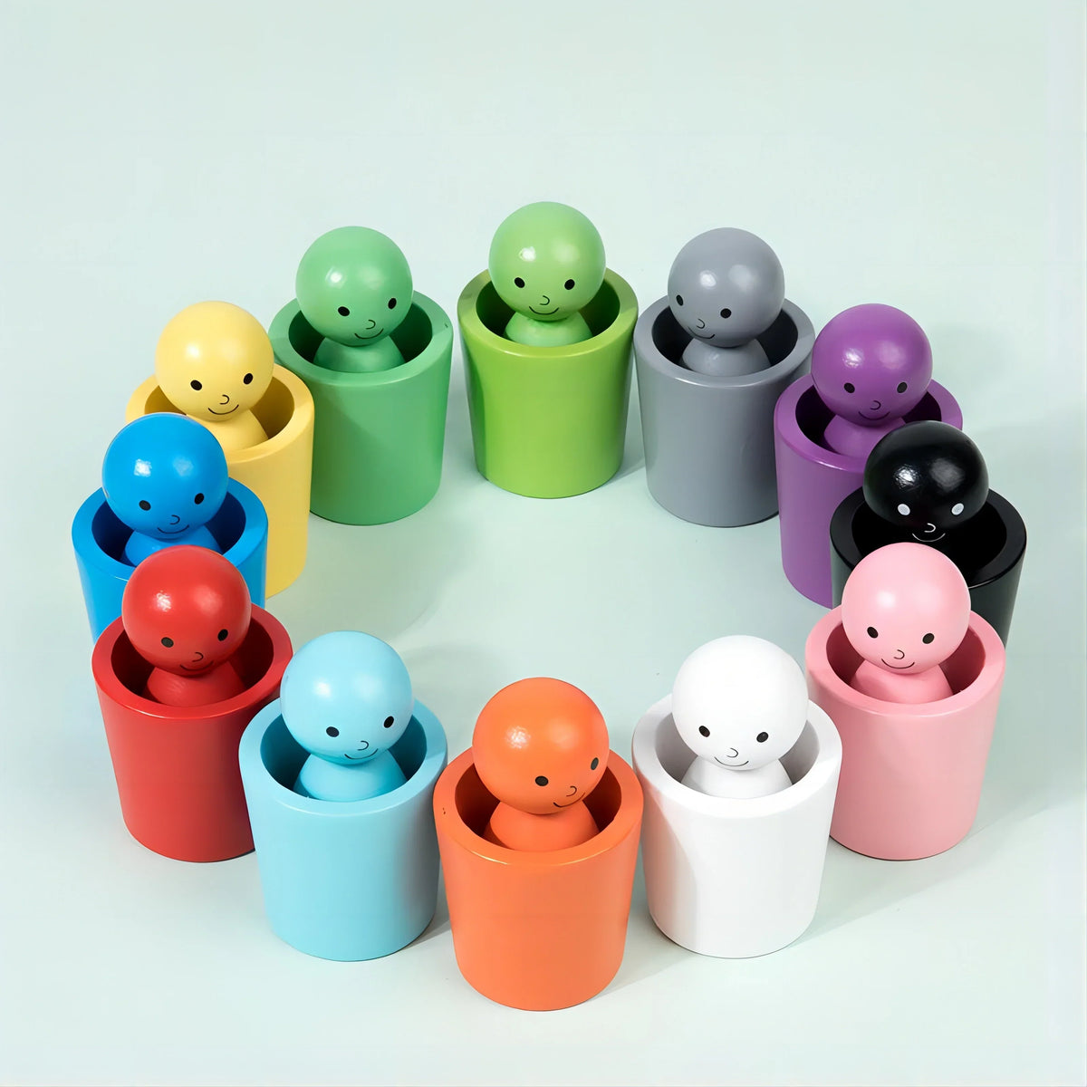 Jeu de tri en bois à 12 gobelets et 12 figurines