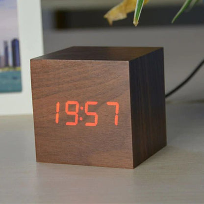 Horloge numérique cube en bambou et bois, 6 x 6 x 6 cm