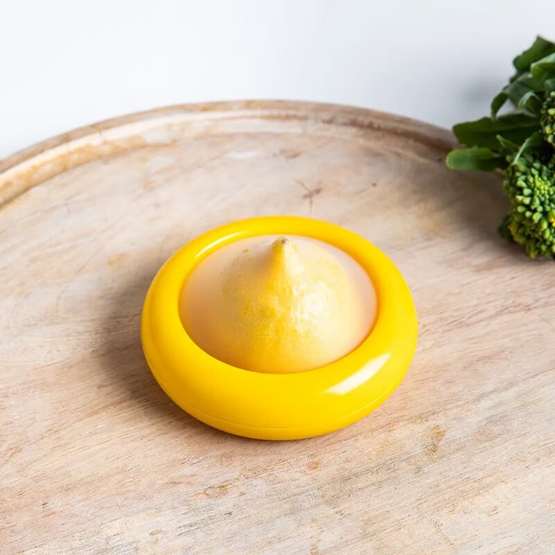 Boîte de conservation pour fruits coupés avec film souple