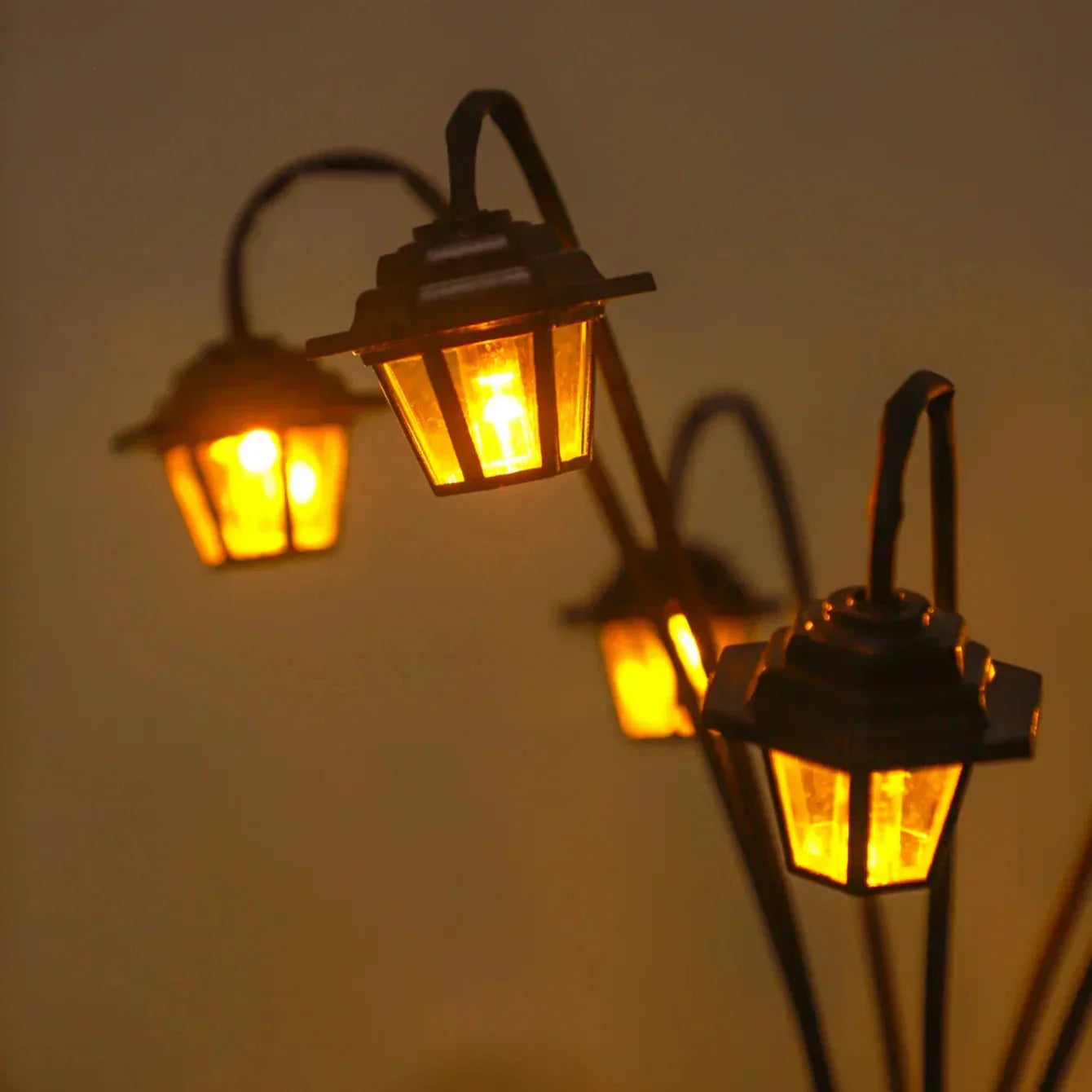Lanterne de jardin solaire style rétro