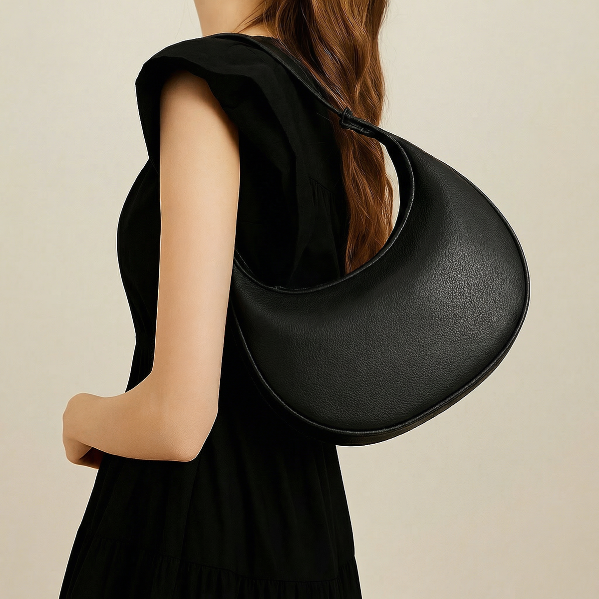 Sac demi-lune en similicuir à bandoulière réglable