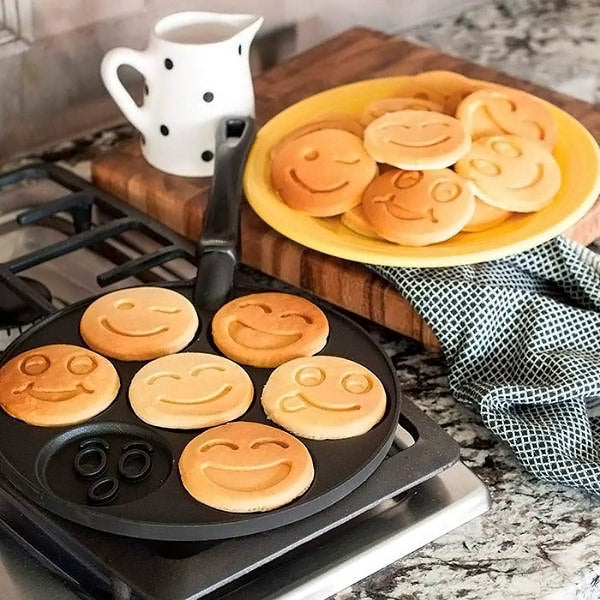 Poêle à 7 pancakes à motifs souriants et revêtement antiadhésif