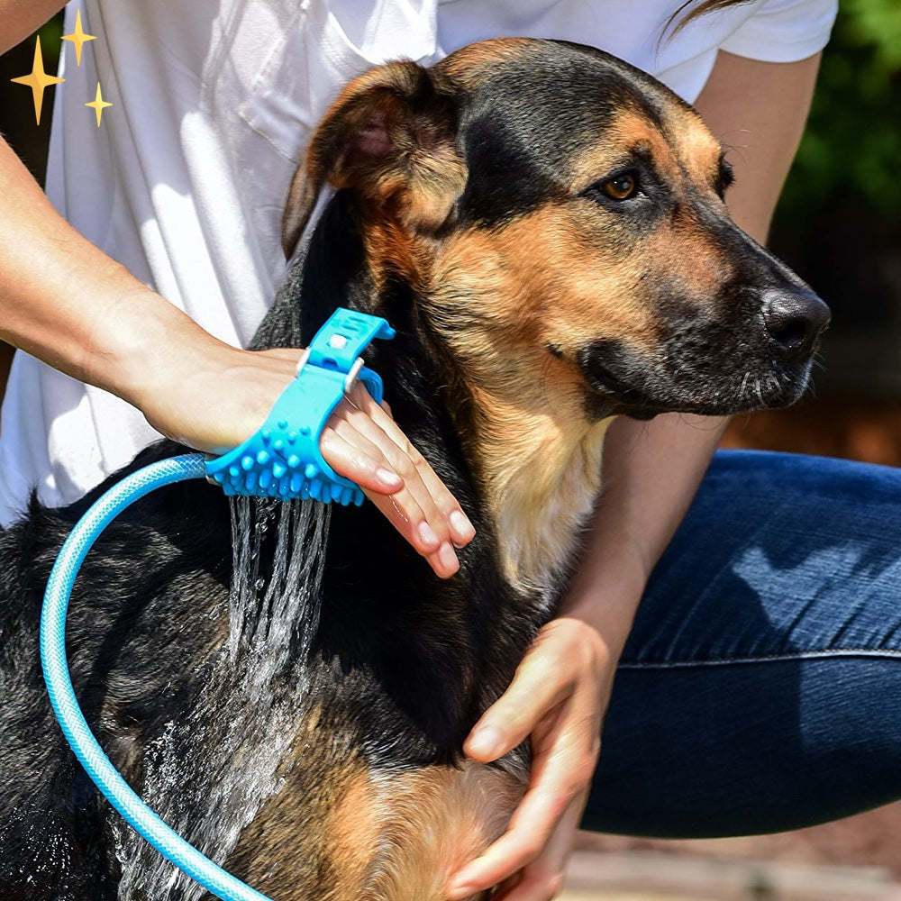 Gant de lavage pour chien en silicone avec raccord de tuyau