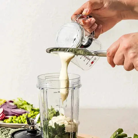 Verre doseur gradué en plastique avec bec verseur