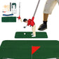Ensemble de mini-golf intérieur avec petit golfeur au manche
