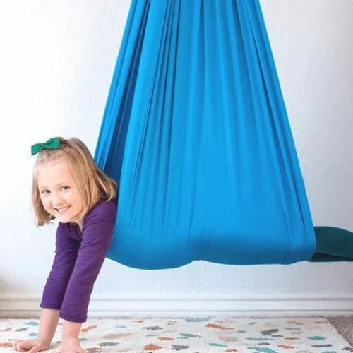 Hamac enveloppant pour enfant à suspendre