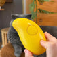 Brosse de toilettage avec brumisation pour animaux