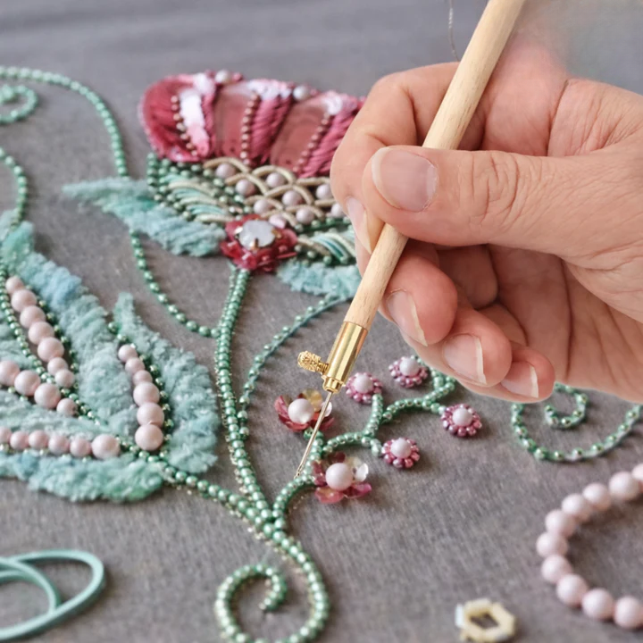 Crochet de broderie avec 3 aiguilles interchangeables