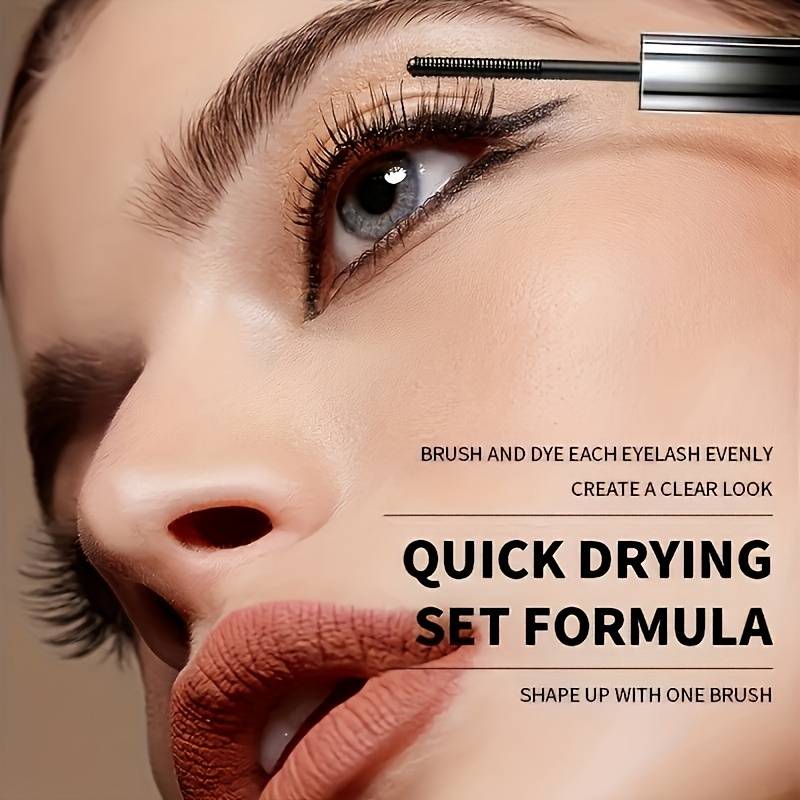 Mascara avec applicateur métallique