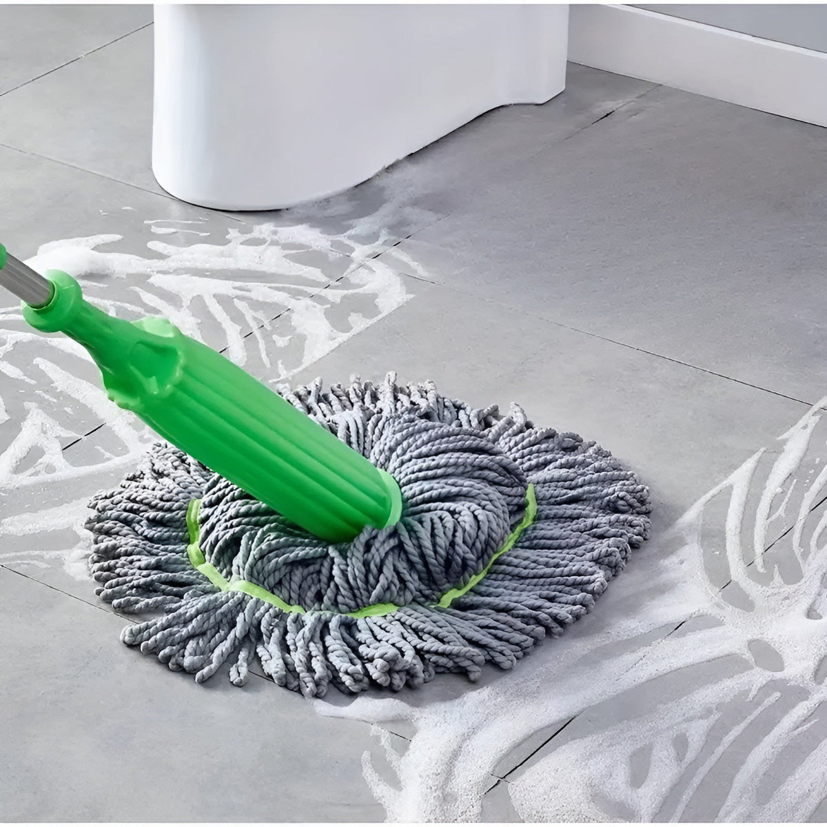 Balai de nettoyage avec réservoir remplissable de 1 litre