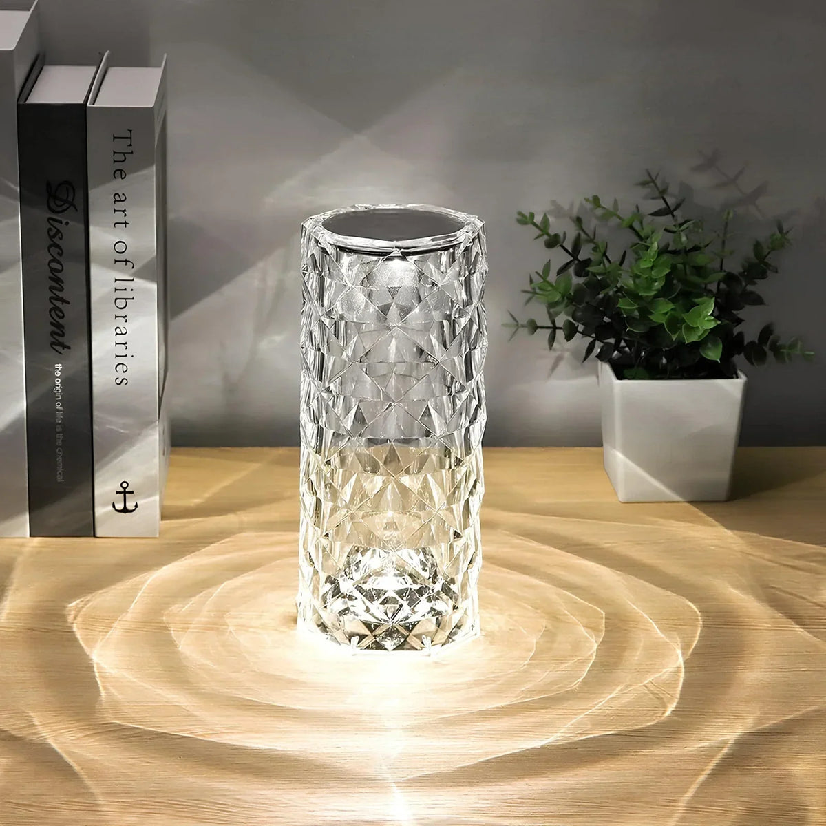 Lampe décorative à facettes LED et télécommande, seize couleurs
