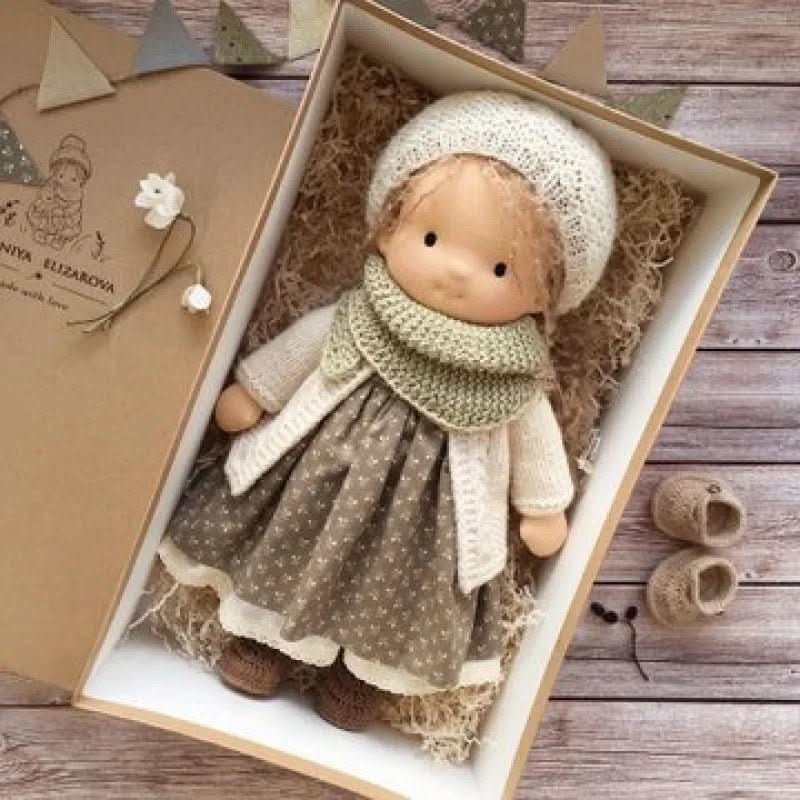 Poupée artisanale en coton style Waldorf – Jouet doux pour jeu imaginatif – image 20