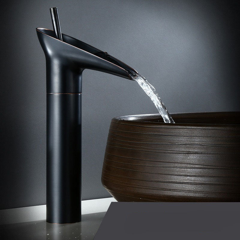 Mitigeur à bec cascade de style rétro