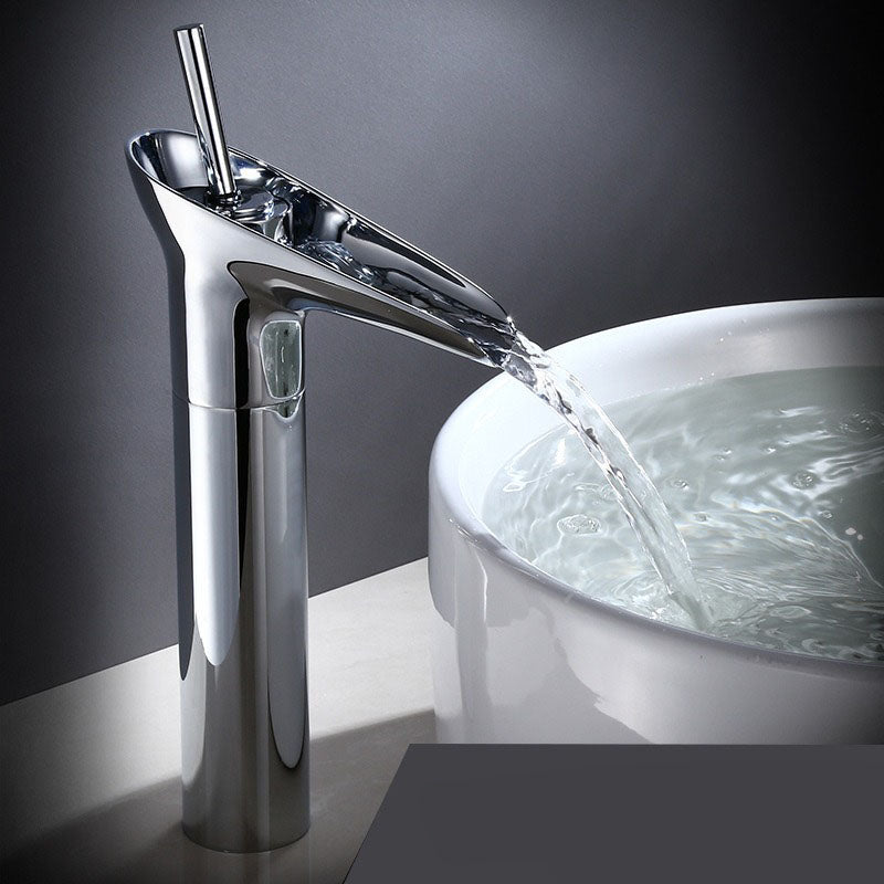 Mitigeur à bec cascade de style rétro