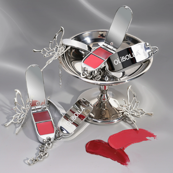 Coffret gloss et bracelet à breloques – Maquillage et bijou – Lot de 2