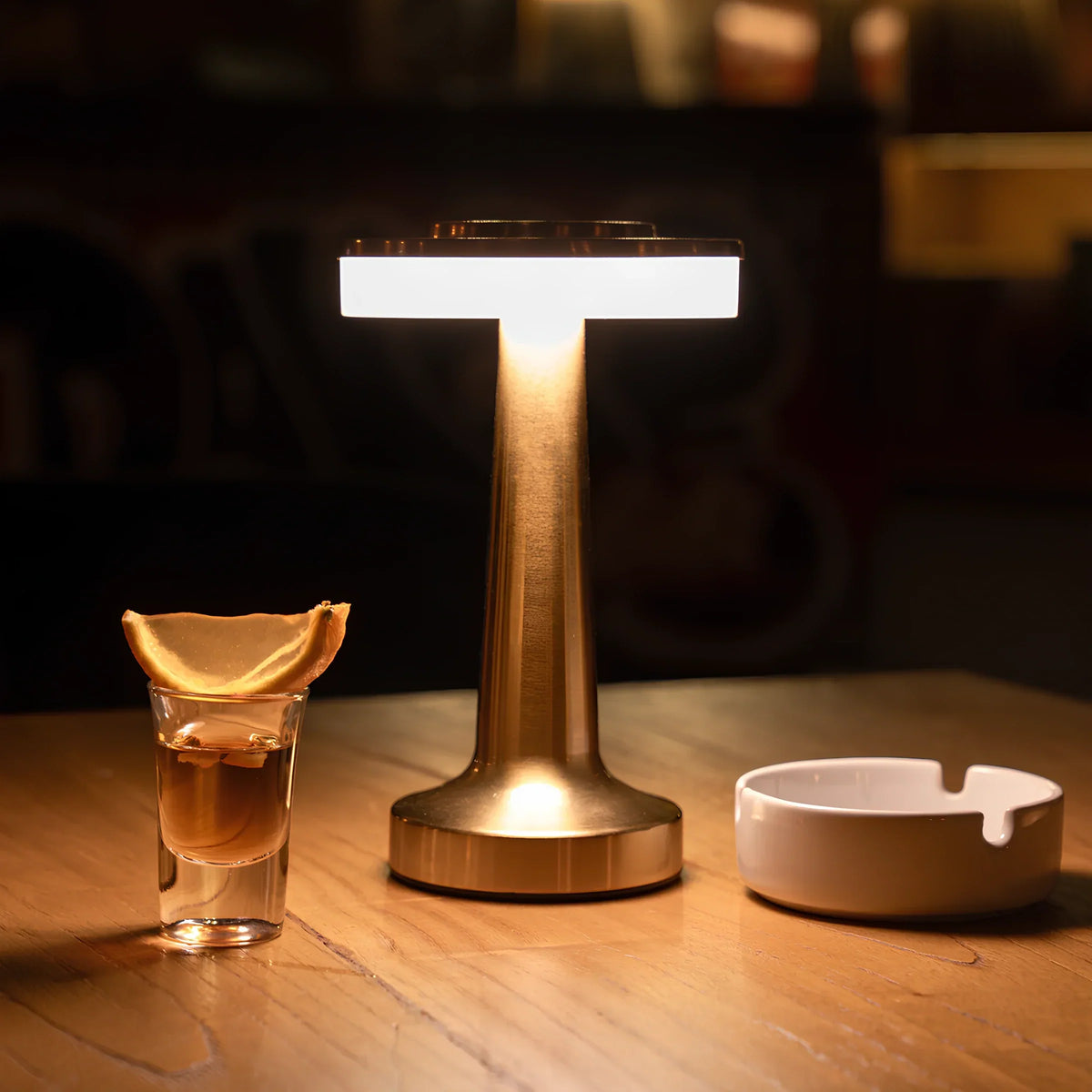 Lampe de table rechargeable rétro avec variateur