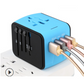 Adaptateur de voyage universel avec trois USB-A et un USB-C