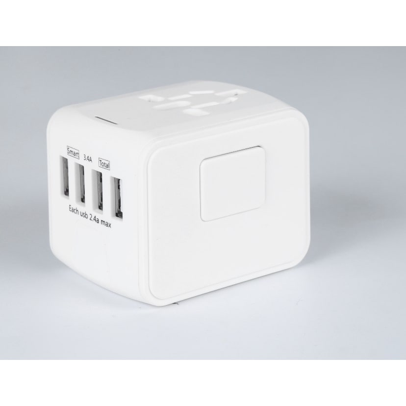 Adaptateur de voyage universel avec trois USB-A et un USB-C