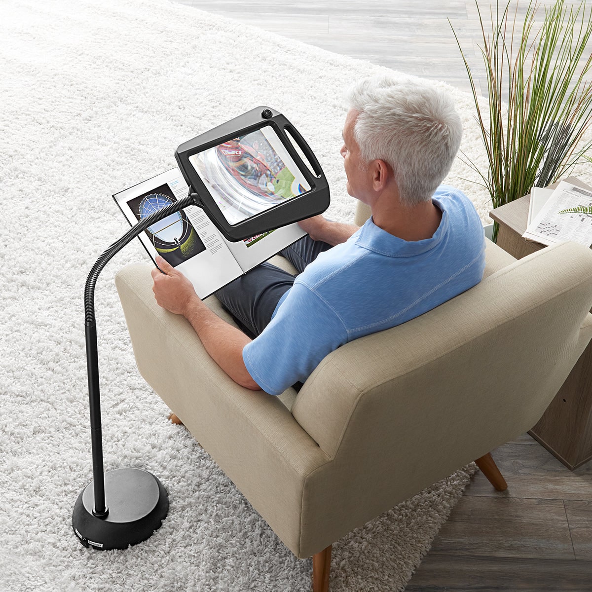 Lampe loupe sur pied à douze LED et bras flexible