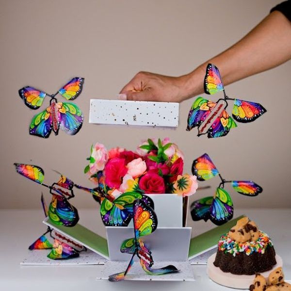 Boîte cadeau surprise à papillons volants