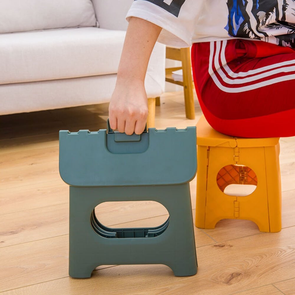 Marchepied pliable en plastique avec poignée intégrée