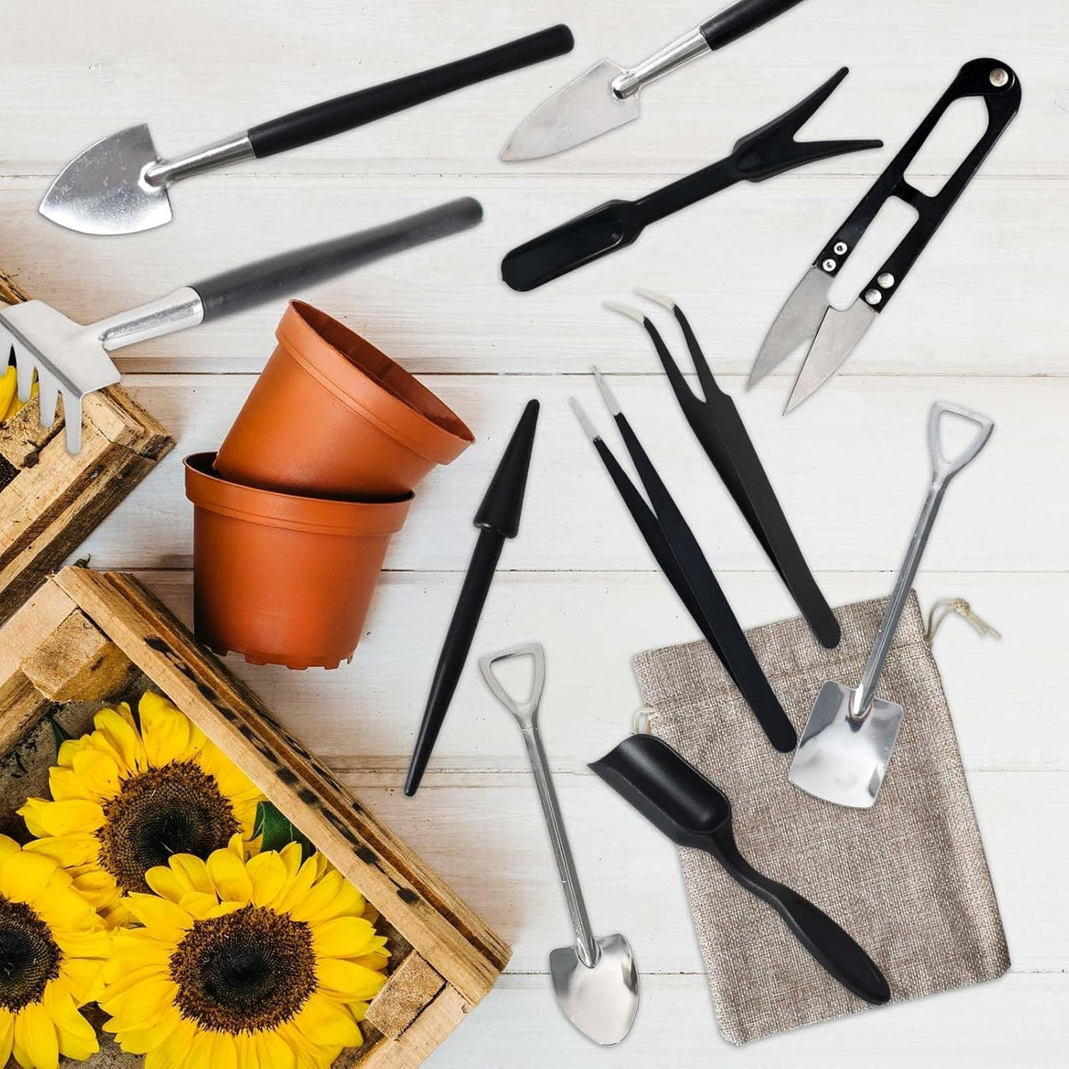 Kit de douze outils miniatures de jardinage avec pochette