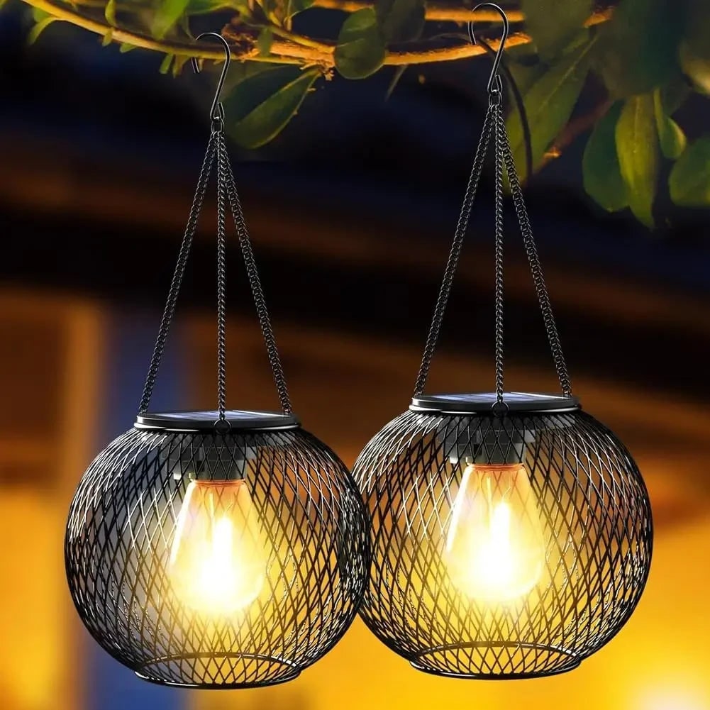Lanterne solaire suspendue en métal ajouré à LED
