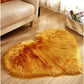Tapis en forme de cœur en fausse fourrure avec base antidérapante