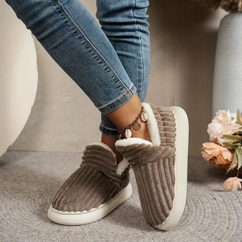 Chaussons bottillons en velours côtelé doublés polaire