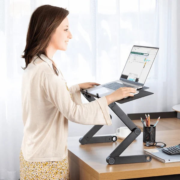 Support d'ordinateur réglable à pieds articulés et tablette latérale