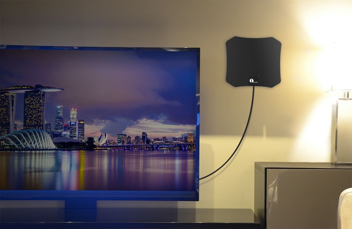 Antenne TV intérieure plate avec câble coaxial