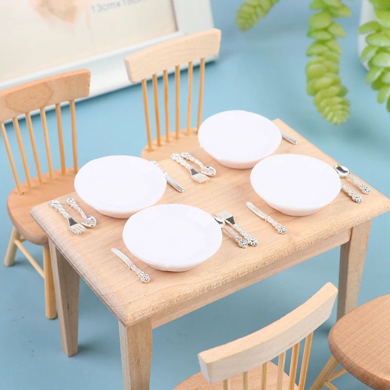 Vaisselle miniature 1:12 avec assiette et couverts, 4 pièces