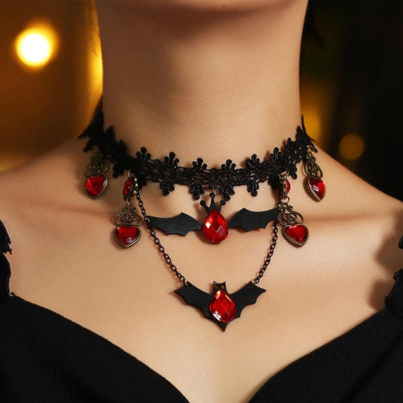 Collier chauve-souris avec cœur rouge et chaîne réglable