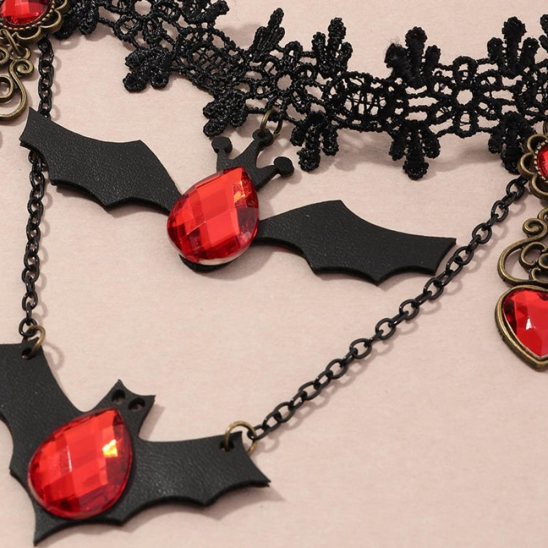 Collier chauve-souris avec cœur rouge et chaîne réglable