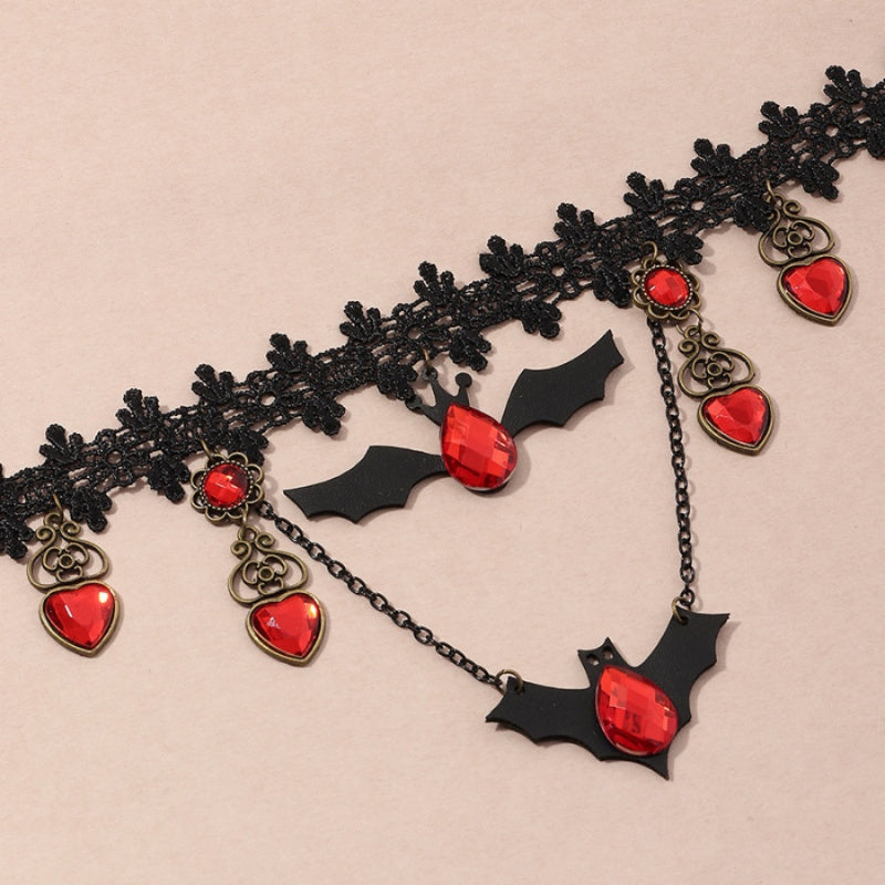 Collier chauve-souris avec cœur rouge et chaîne réglable