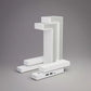 Lampe de table rechargeable à structure suspendue et base de recharge