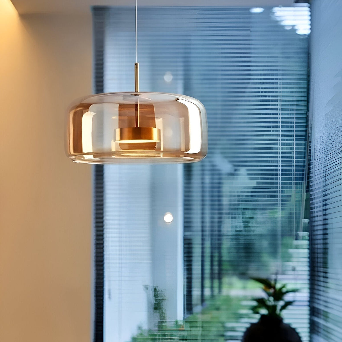 Suspension LED en verre translucide à hauteur réglable