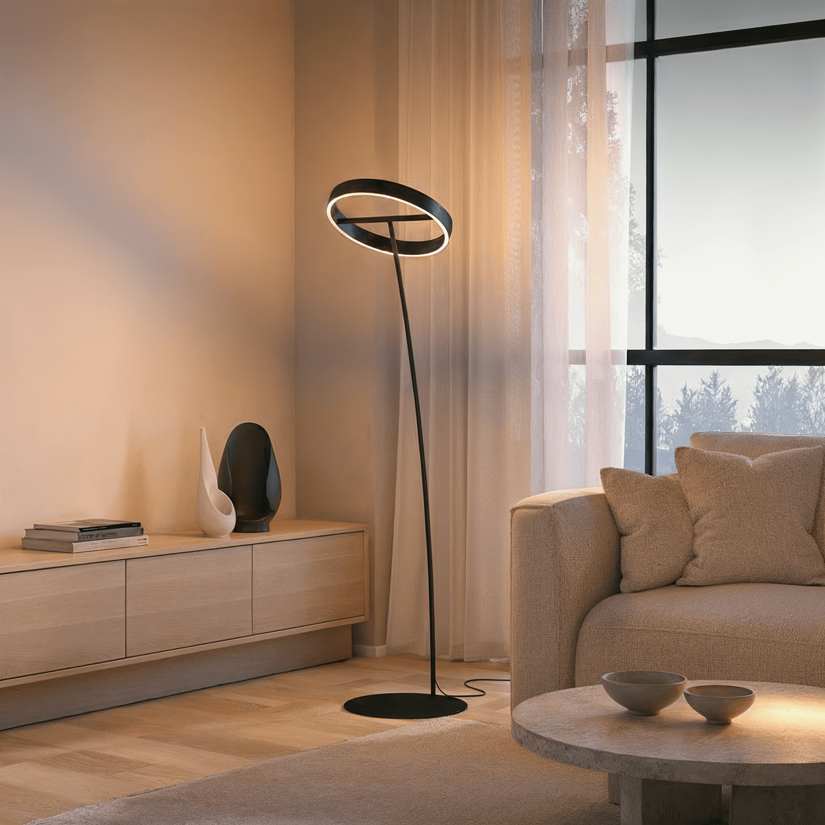 Lampadaire LED à tête annulaire orientable et télécommande