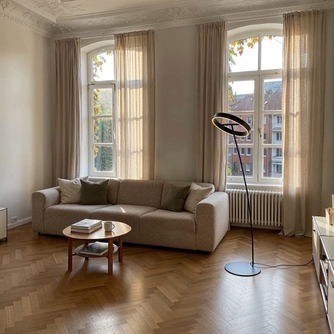 Lampadaire LED à tête annulaire orientable et télécommande