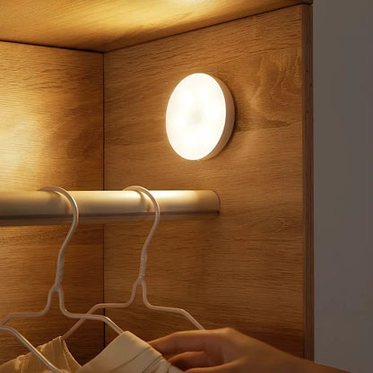 Lampe LED ronde à détecteur de mouvement et fixation magnétique